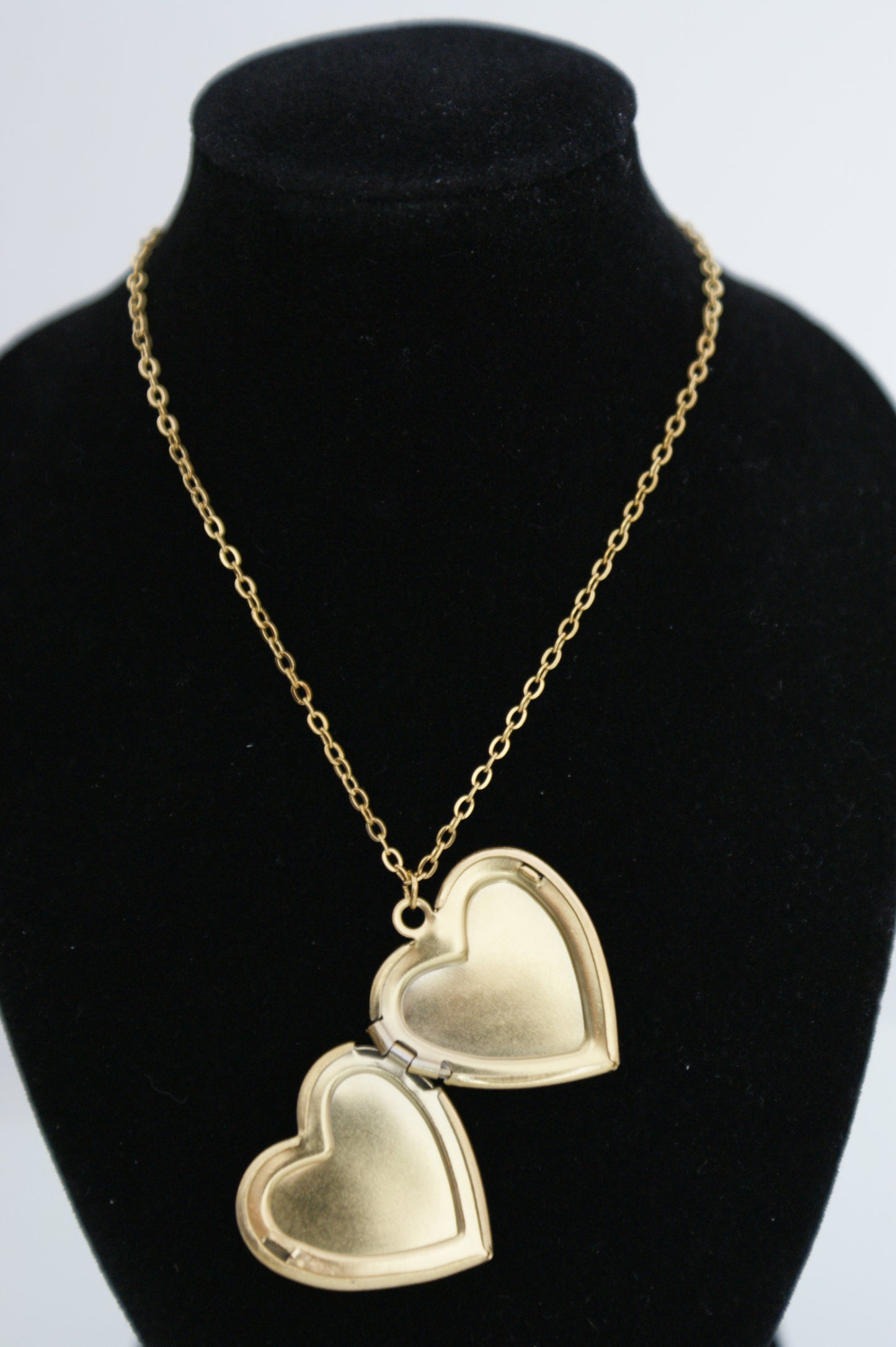 rose garden locket