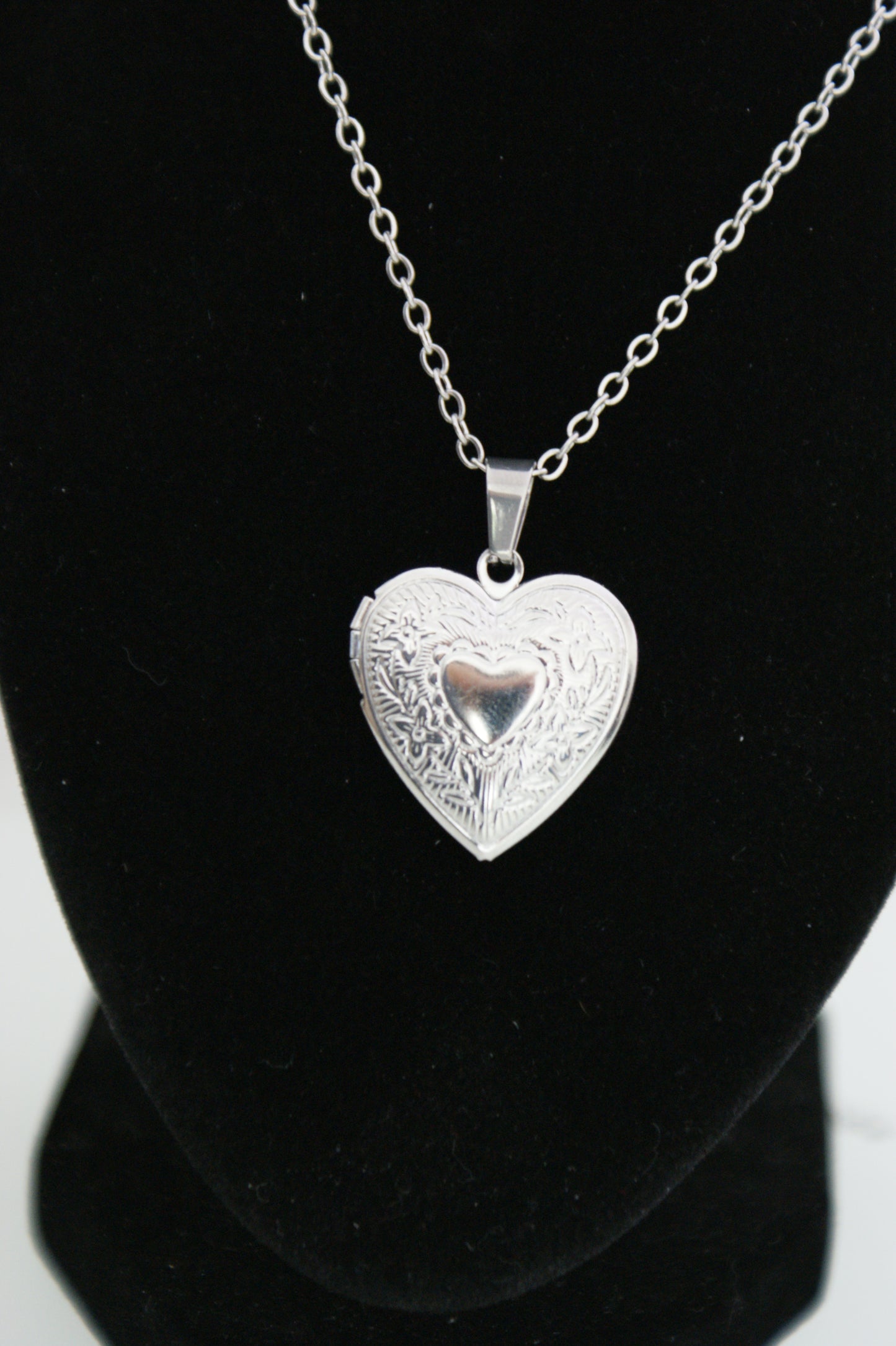 baby sweetheart locket in silver