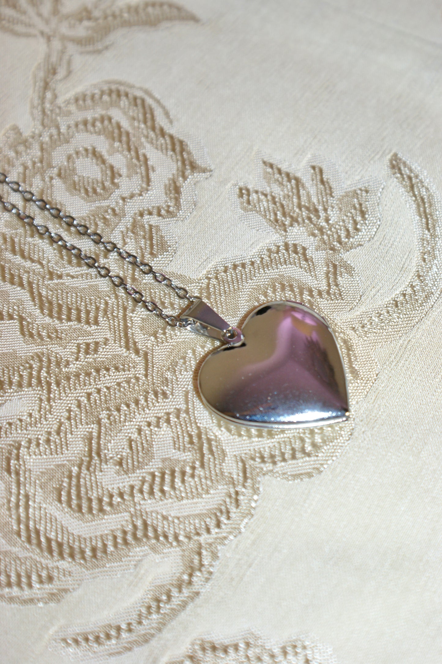 sweetheart locket in silver