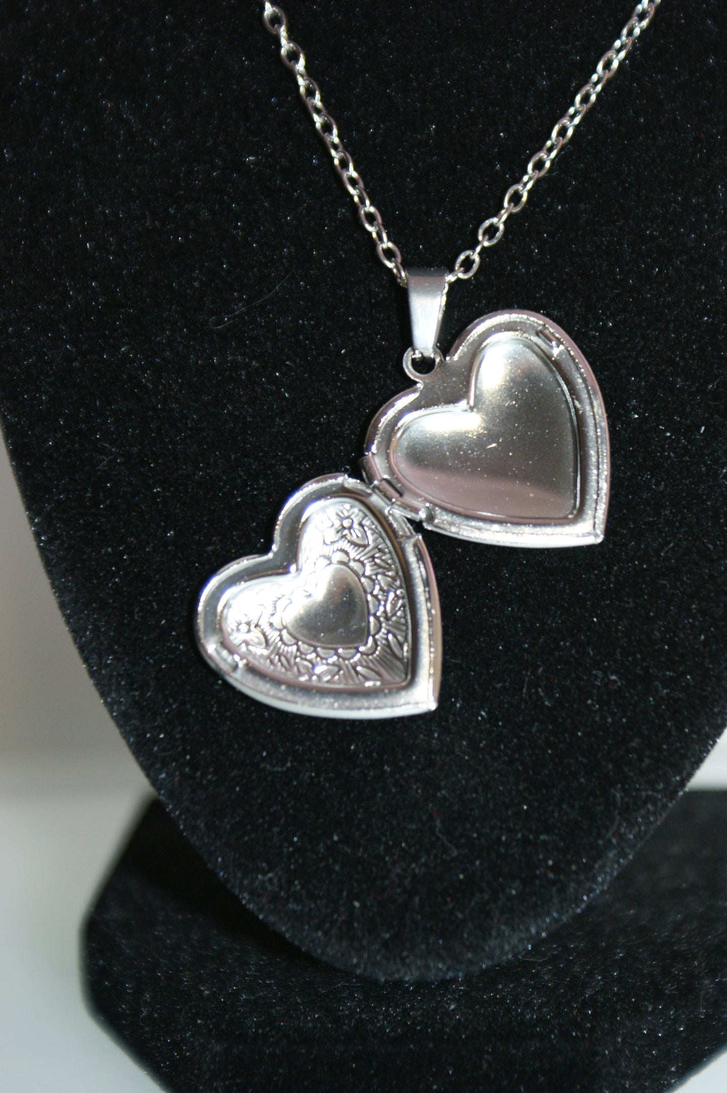baby sweetheart locket in silver