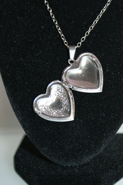 baby sweetheart locket in silver