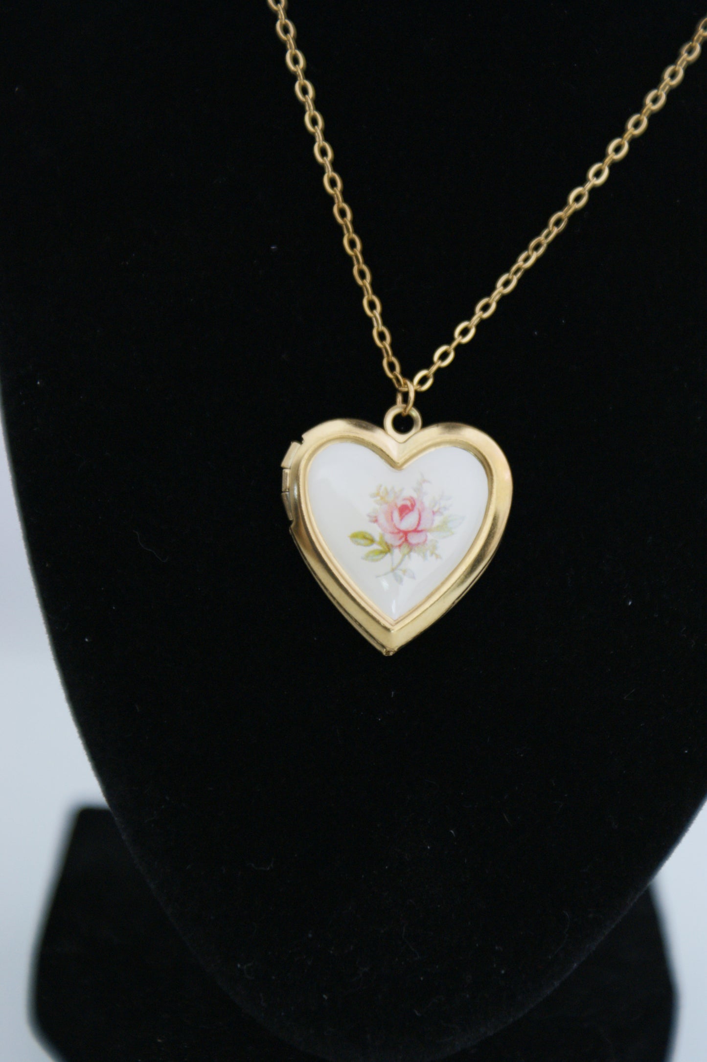 rose garden locket