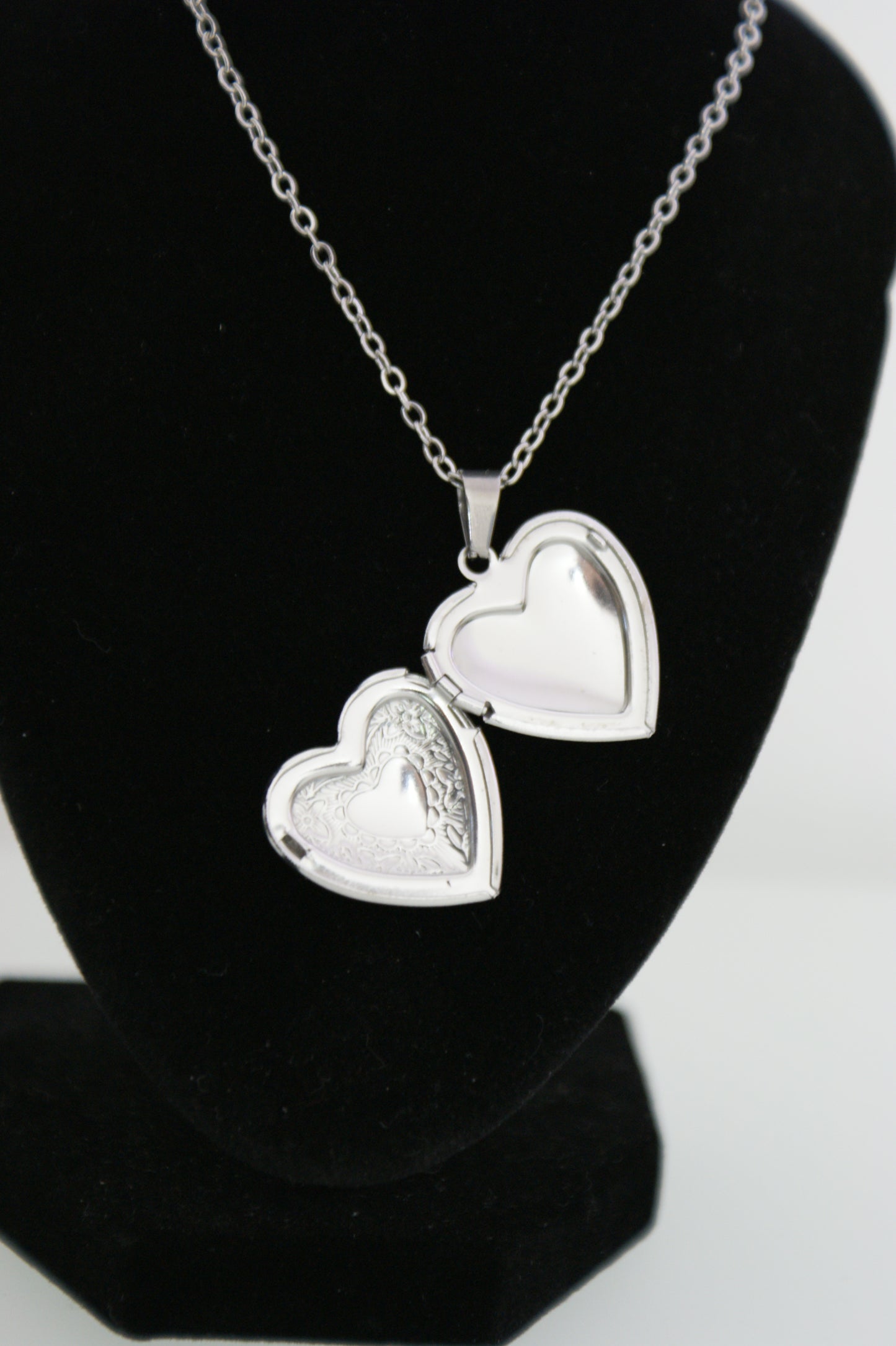 baby sweetheart locket in silver