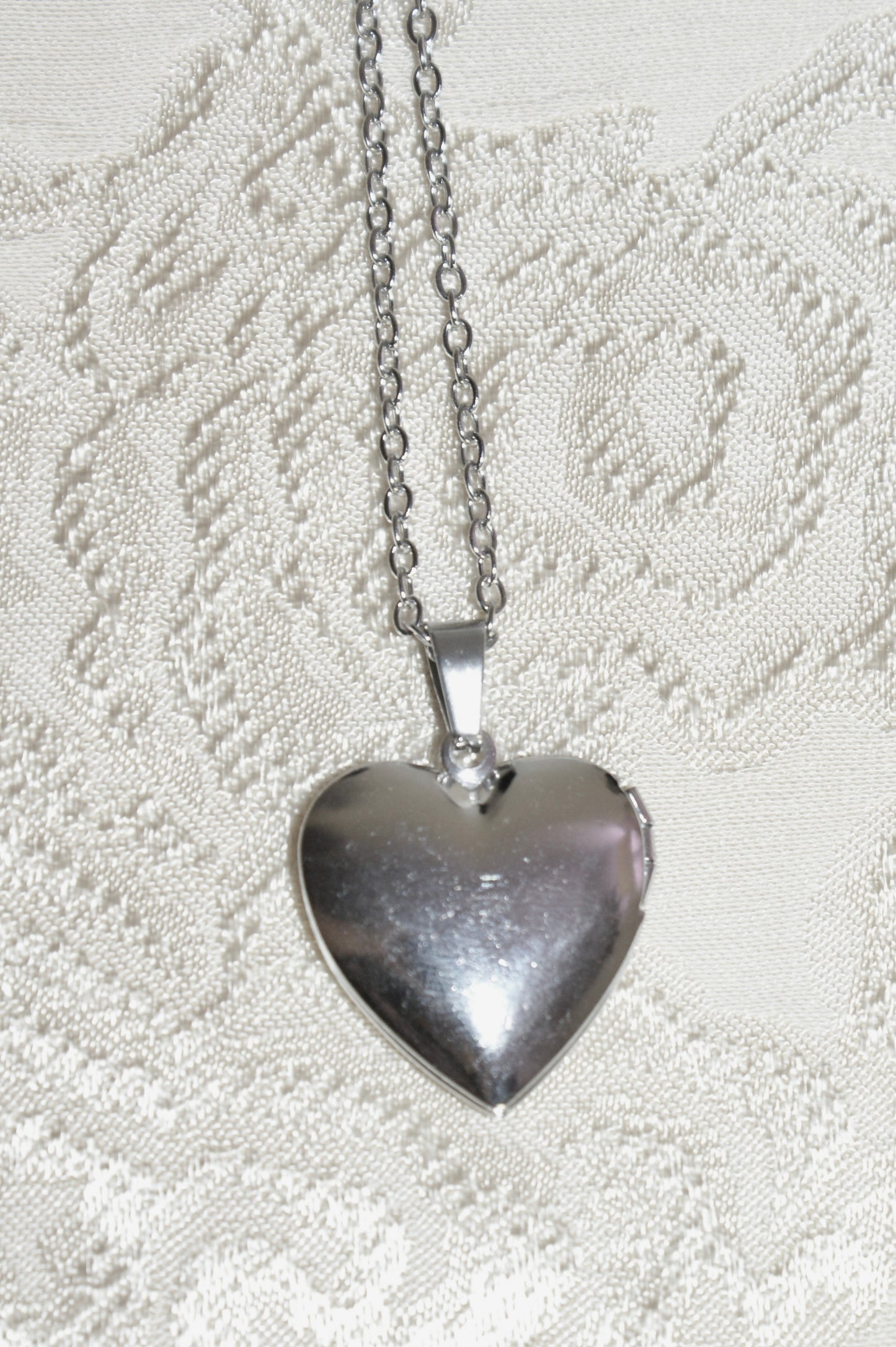 baby sweetheart locket in silver