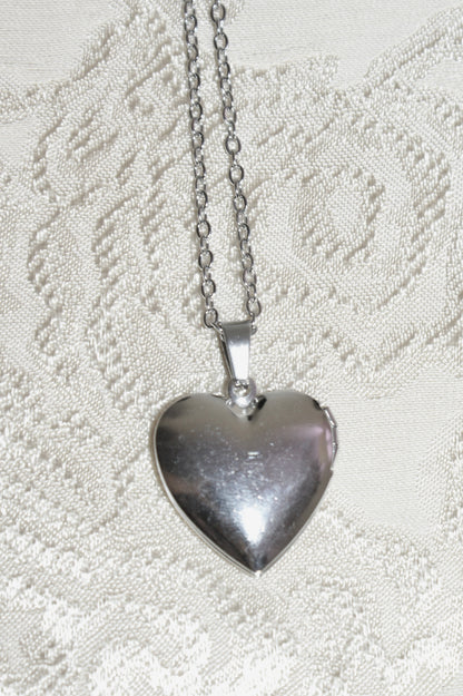 baby sweetheart locket in silver