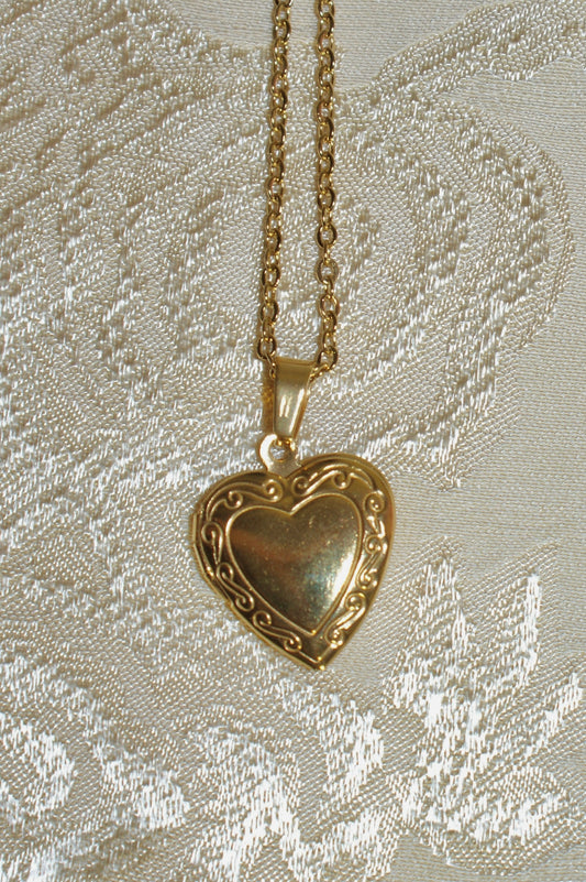 belle locket
