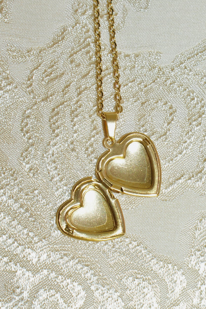 belle locket