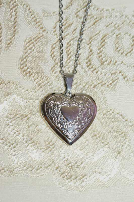 sweetheart locket in silver