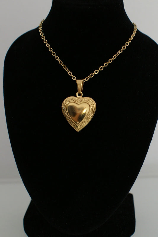 belle locket