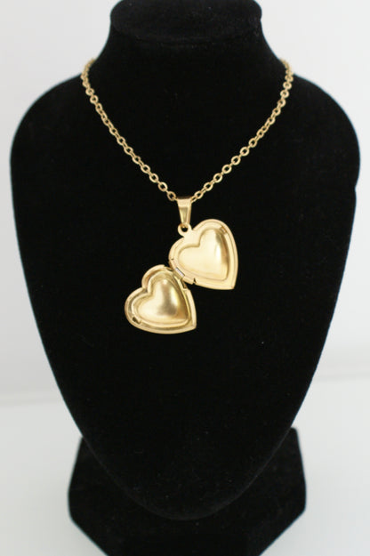 belle locket