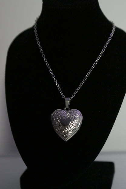 baby sweetheart locket in silver