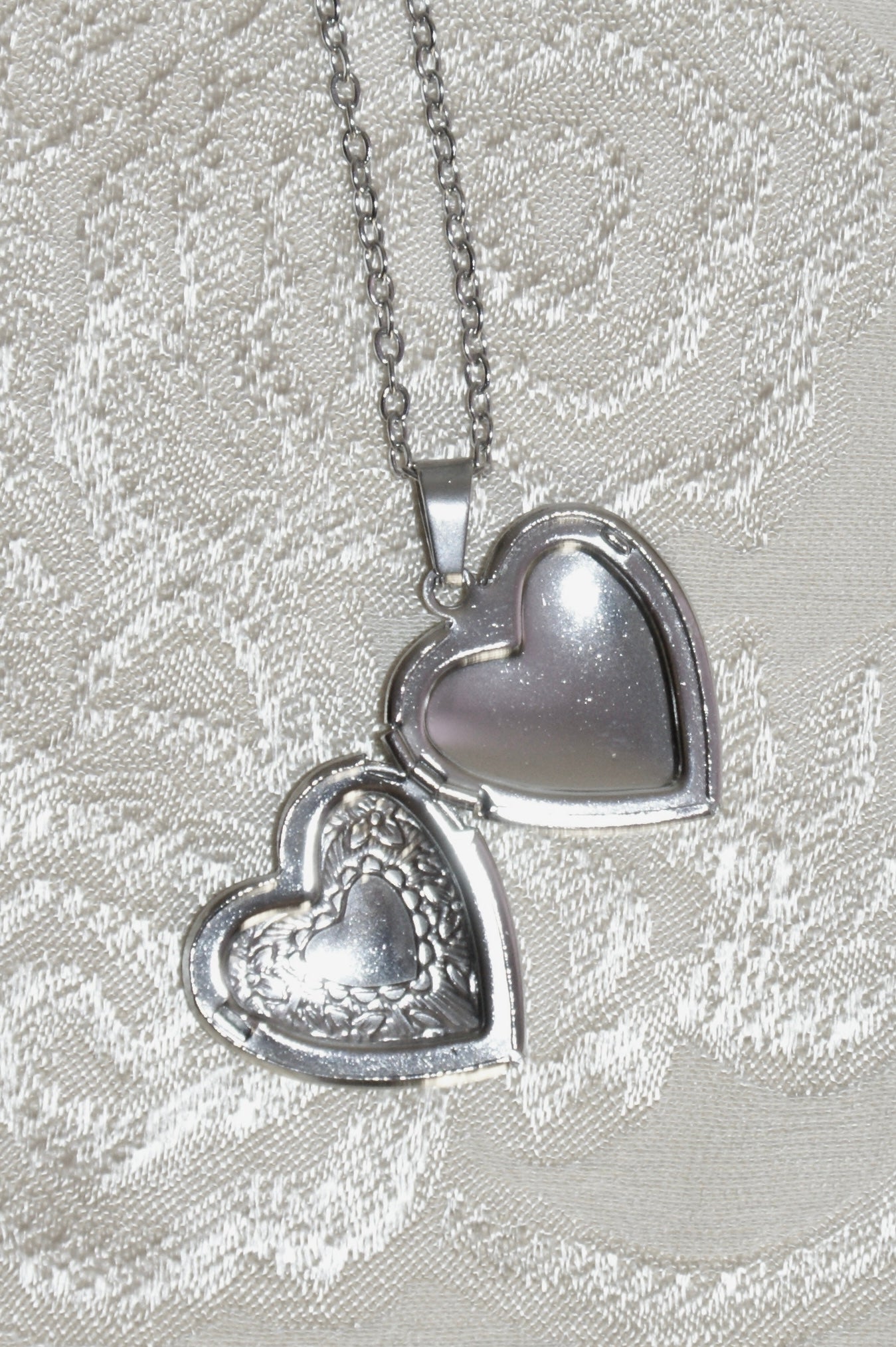 baby sweetheart locket in silver