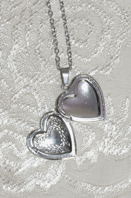 baby sweetheart locket in silver