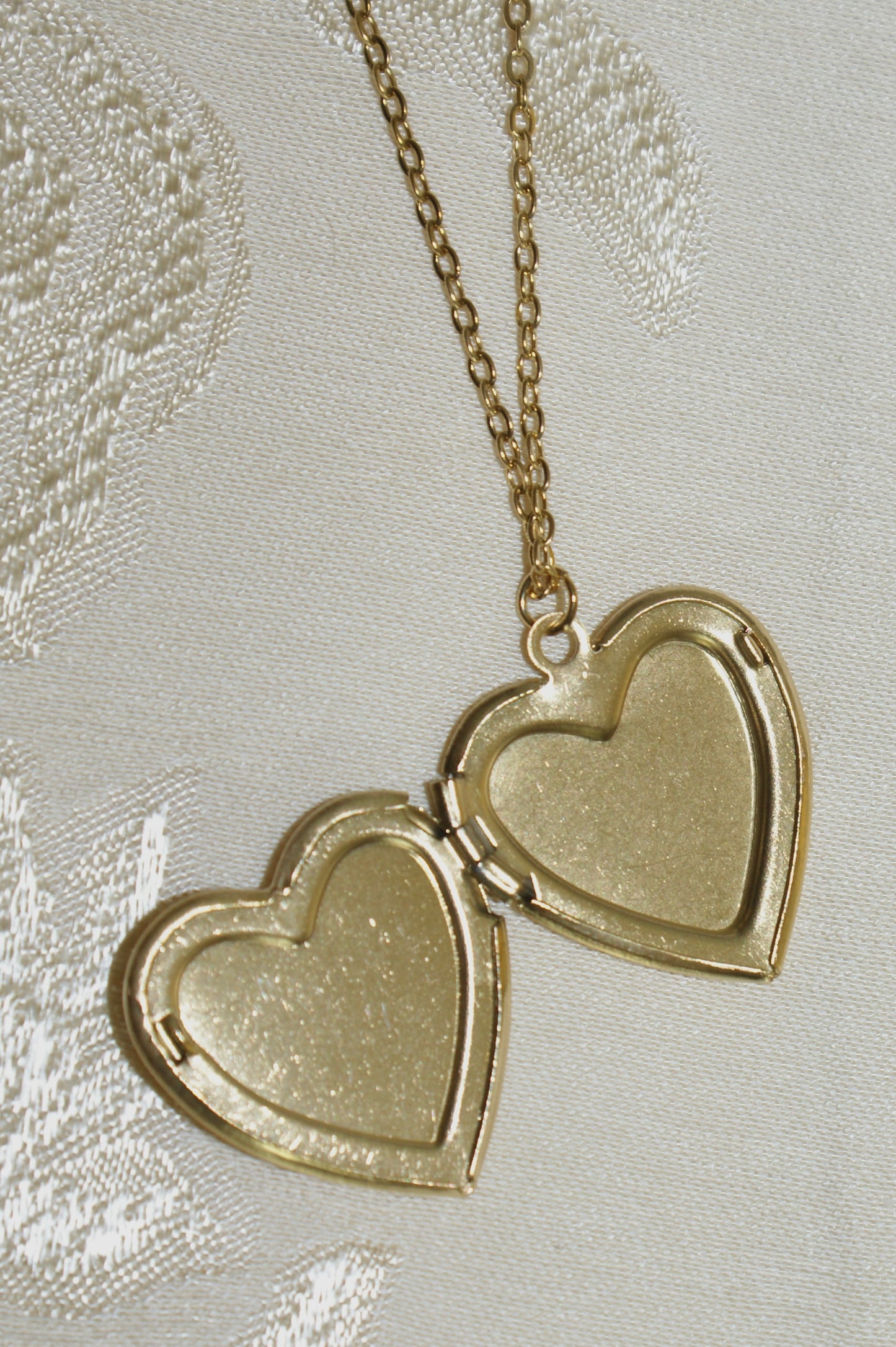 rose garden locket