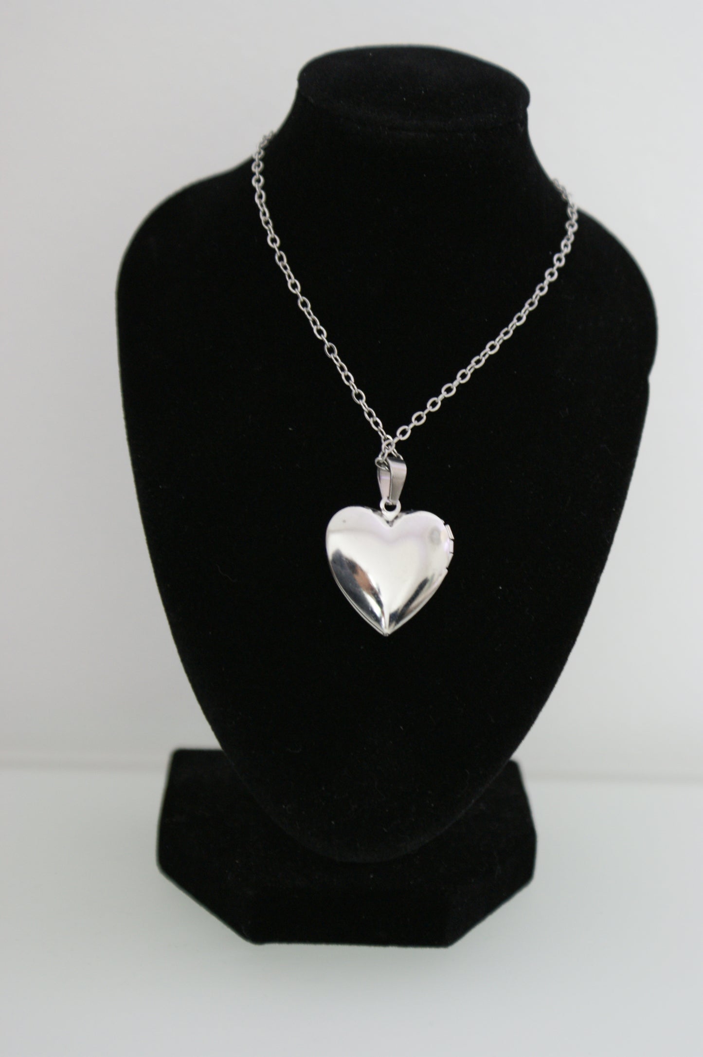 baby sweetheart locket in silver